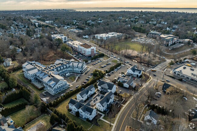 Aerial Photo - 1135 Post Rd E