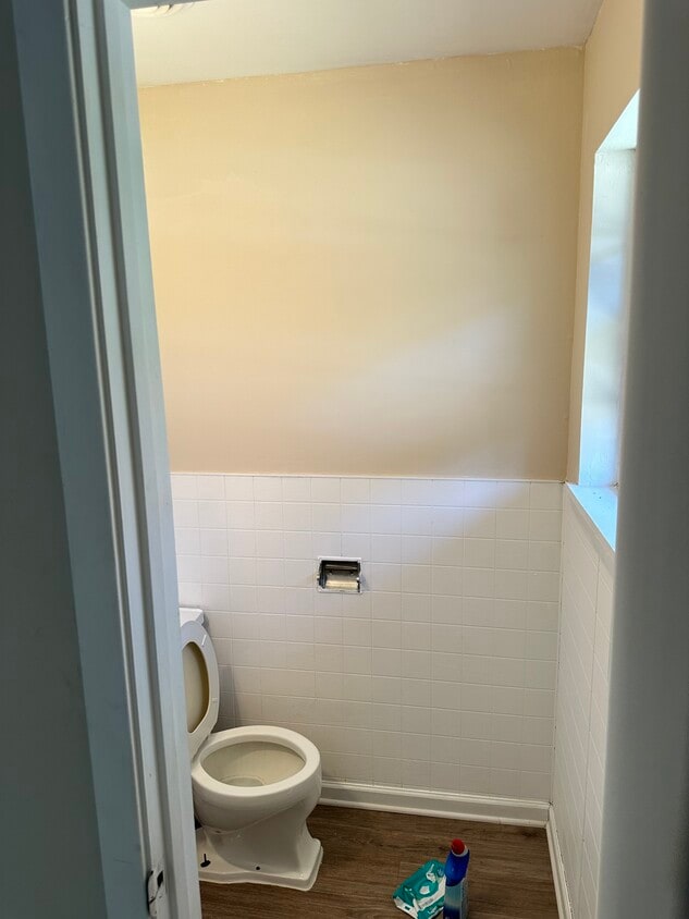 Foto principal - 103 E Scott St