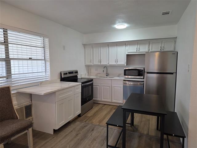 Building Photo - 853 Broadway Ave