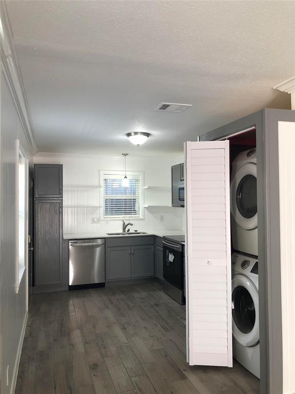 Building Photo - 815 Waverly St