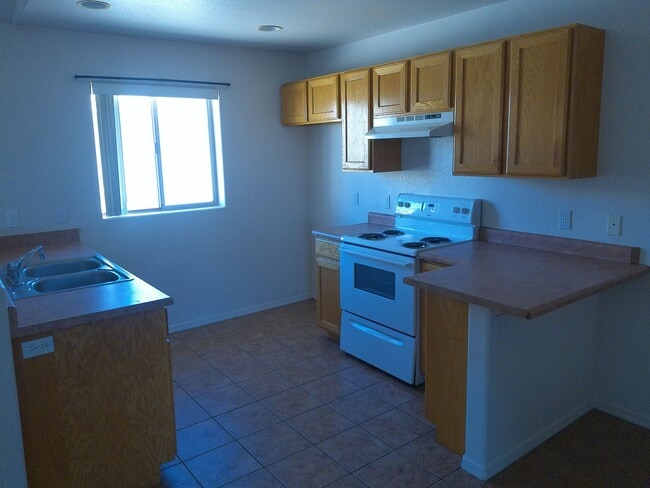 Building Photo - 2231 Sandwood Dr