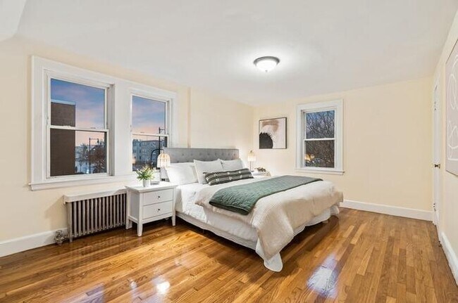 Foto del edificio - 778 Hyde Park Ave