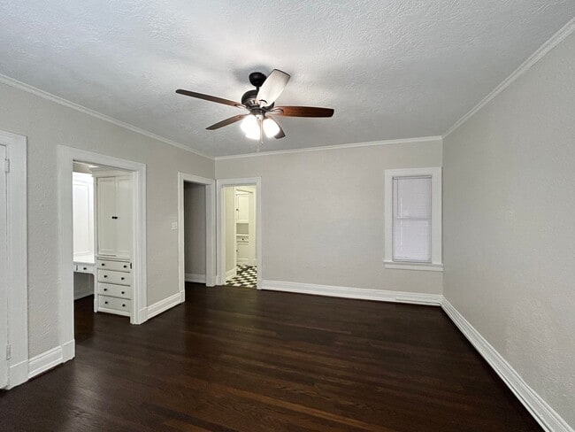 Building Photo - 3920 Fannin St