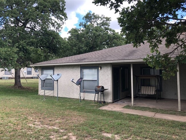 Building Photo - 2 br, 2 bath 4plex - 3200 Cougar Trl A