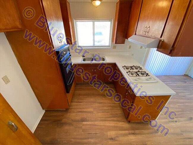 Foto del edificio - 13410 Navajo Rd