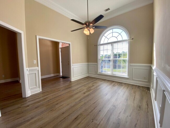 Foto del edificio - 4858 Somerset Dr