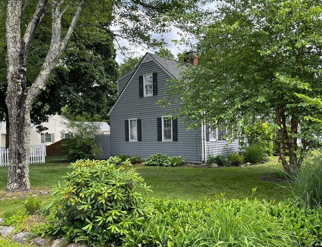 Building Photo - 35 Hastings Ave