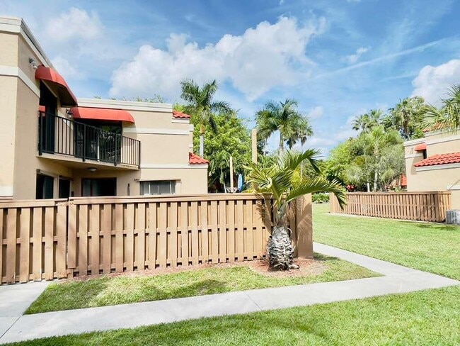 Foto del edificio - 8206 Severn Dr