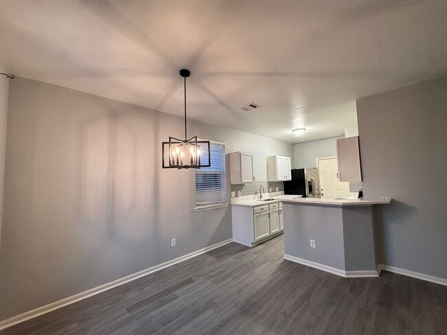 Building Photo - 6427 Waldron Cir