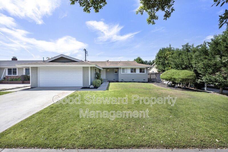 Primary Photo - 4236 W Oak Ave