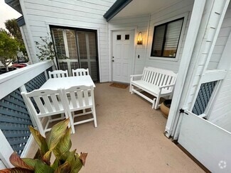 Building Photo - 611 Springbrook N