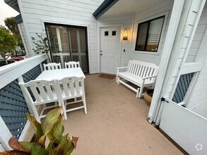 Building Photo - 611 Springbrook N