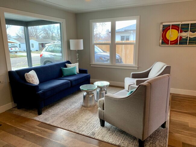 Foto del edificio - 2461 Otis St