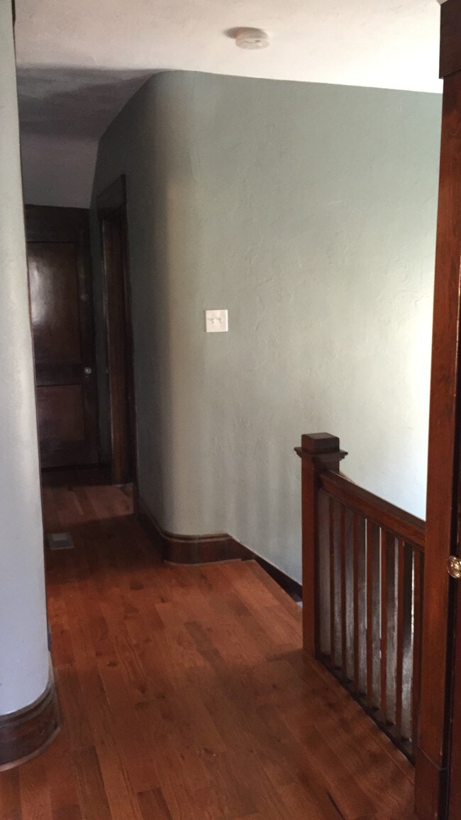 Building Photo - 428 Edgemont St