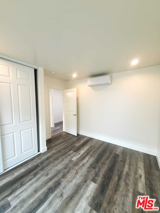 Building Photo - 2134 1/2 Cove Ave