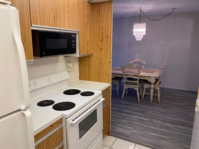 Building Photo - 2301 Lucaya Ln