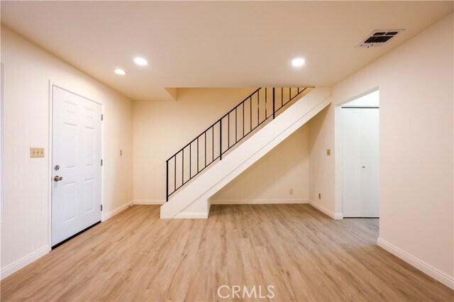 Foto del edificio - 9311 Ramona Blvd