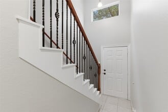 Building Photo - 408 Eichwurzel Ln