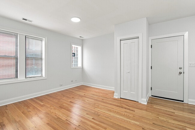 Building Photo - 3731 N Elston Ave