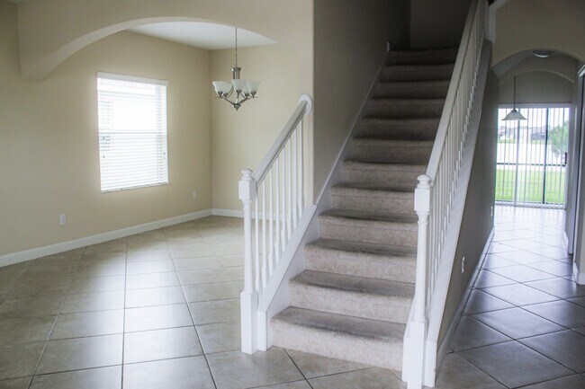 Foto del edificio - House for Lease