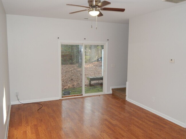 Building Photo - Wilshire Townhouse
