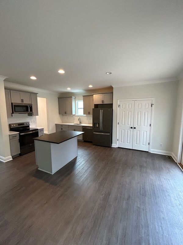 Foto del edificio - 572 Fieldstone Dr