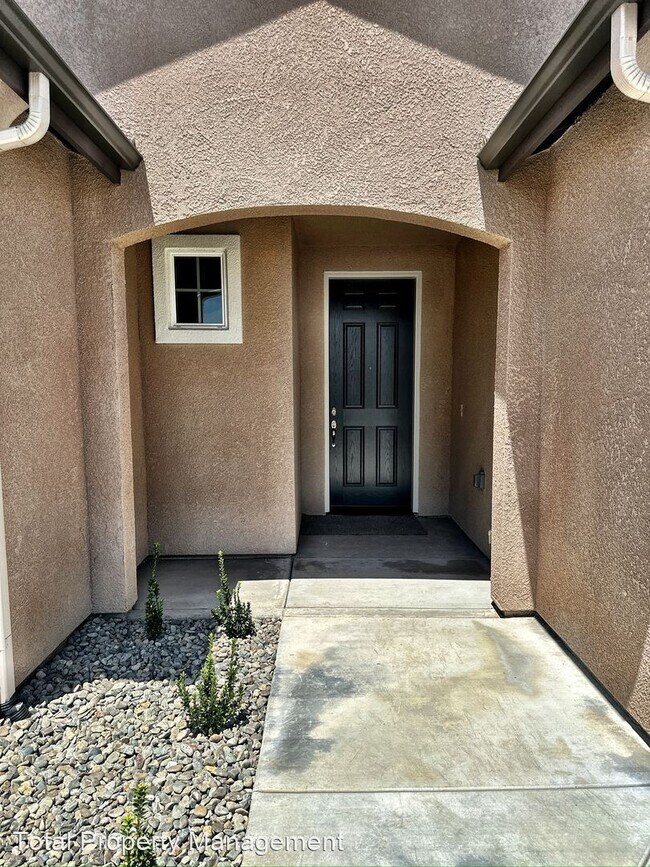 Building Photo - 4 br, 2.5 bath House - 1964 Chancellor Ave.