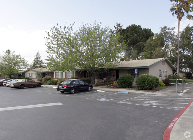 Foto del edificio - Sacramento Manor Senior Apartments