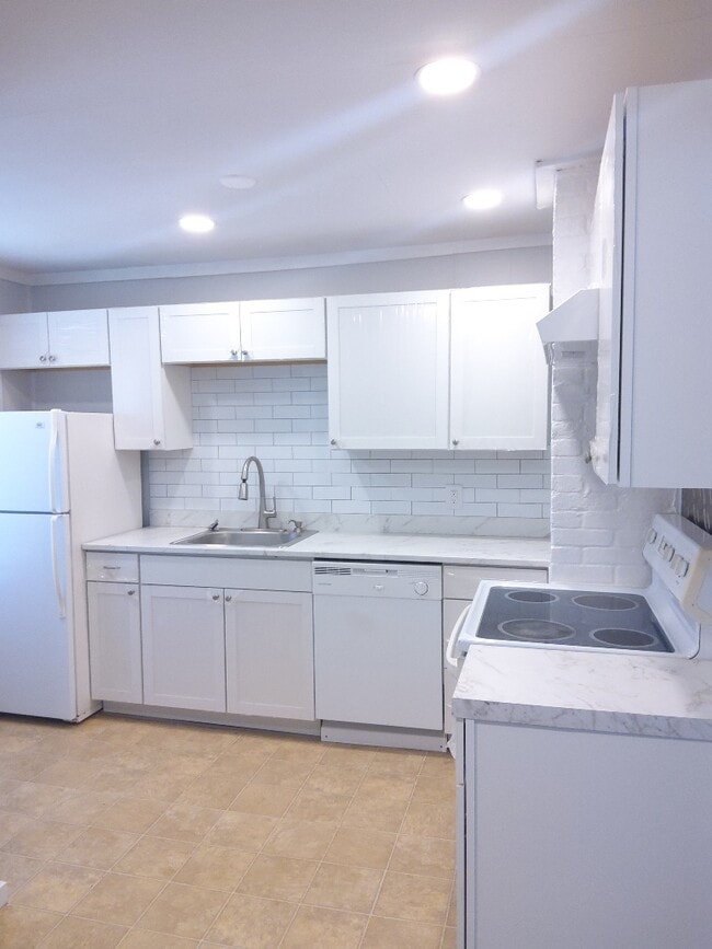 Foto del edificio - 1211 Dickson Ave