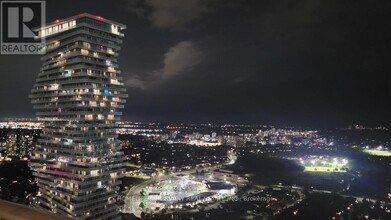 Building Photo - 448 Burnhamthorpe Rd W