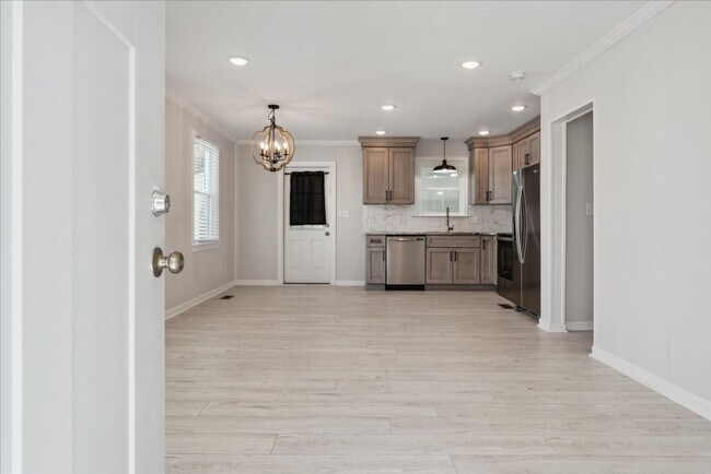 Building Photo - 3-bedroom Rancher - Hampton