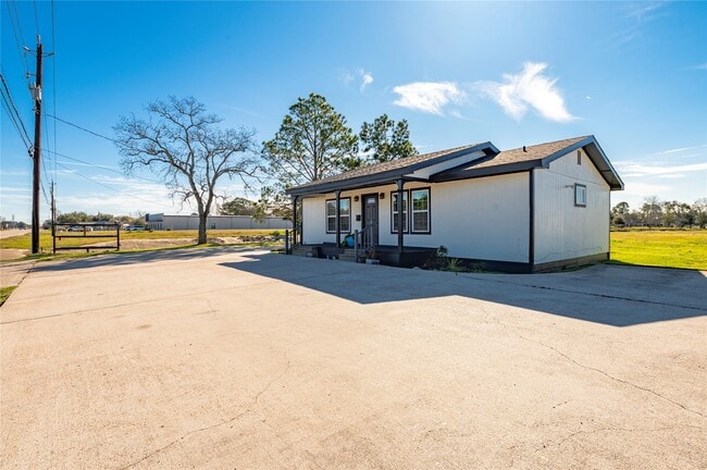 Foto del edificio - 13109 FM1764