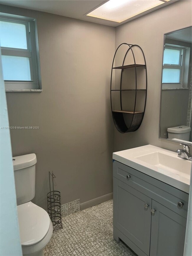 Building Photo - 100 Ashbury Rd