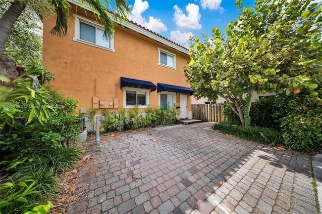 Photo - 2814 SW 27th St Townhome