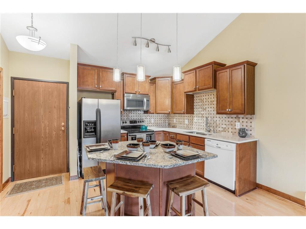 Foto principal - 3850 Plymouth Blvd