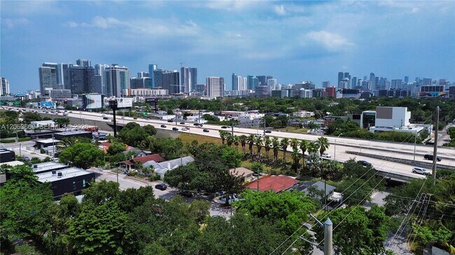 Foto del edificio - 286 NW 39th St