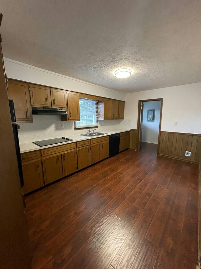 Foto del edificio - 3052 Robinson Rd NE