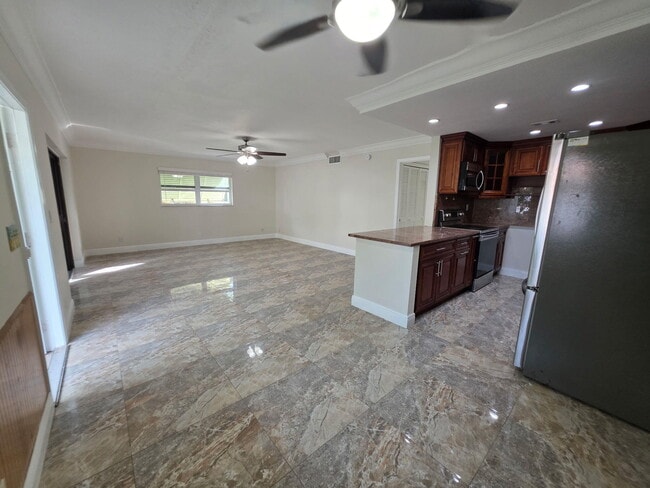 Foto del edificio - 111 Lake Ave