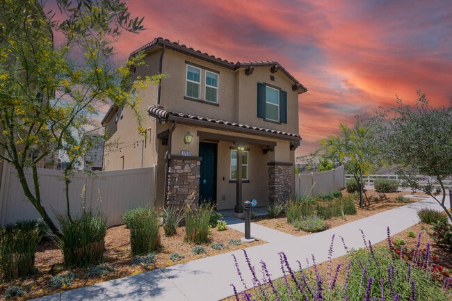 Building Photo - 27638 Sawtooth Ln