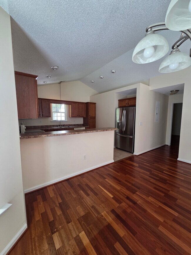Foto del edificio - 593 Calypso Dr