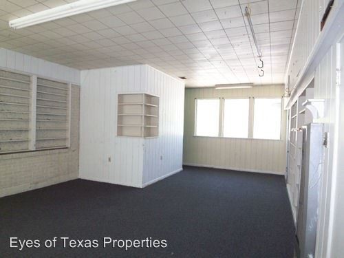 Building Photo - 4 br, 2.5 bath House - 500 E. 46th