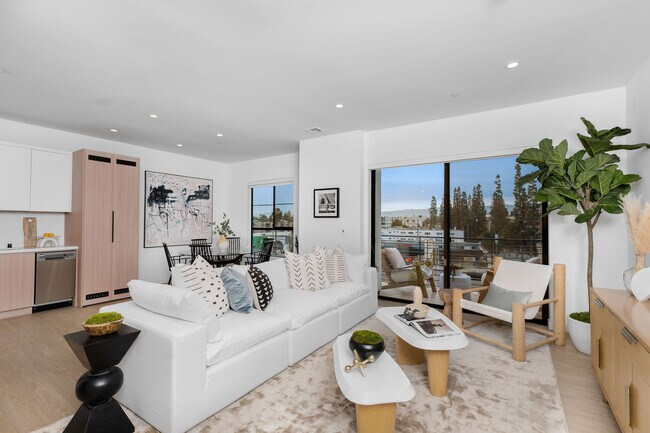 Foto del edificio - 11055 Fruitland Dr