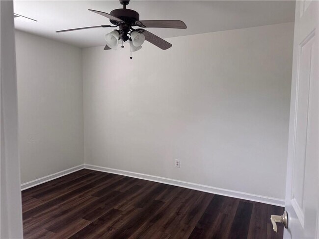 Foto del edificio - 10840 Willow Meadow Cir
