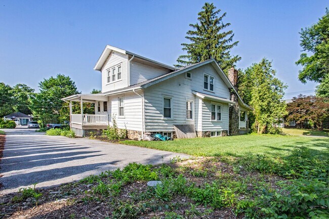 Building Photo - North Wilmington - 5 bedroom, 2 bathroom h...
