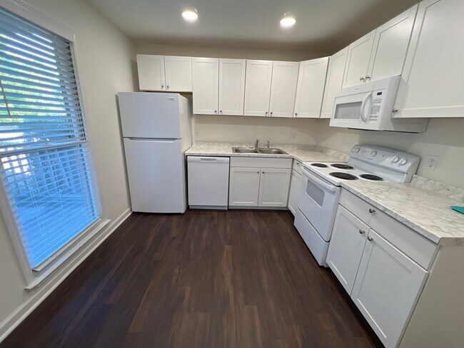Foto del edificio - 2 Bedroom Community on the Corner of Baxte...