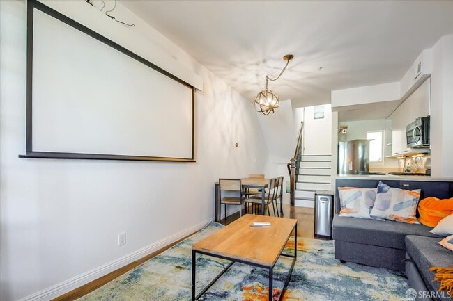 Building Photo - 144 Langton St