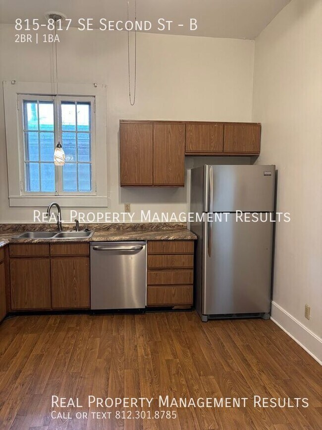 Foto del edificio - 815-817 SE Second St-B