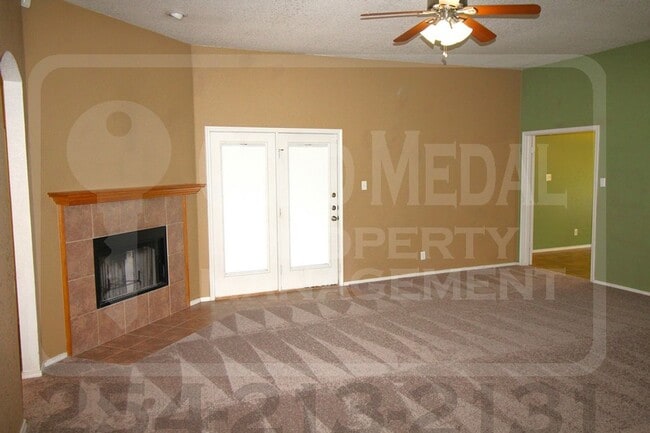 Foto del edificio - 4302 Hank Dr