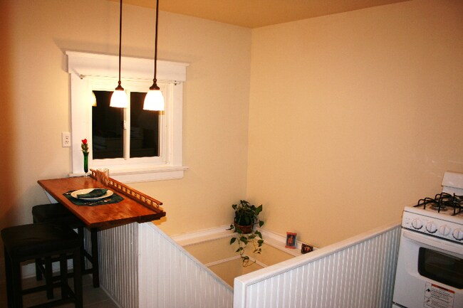 Building Photo - 2949 Kling Ave