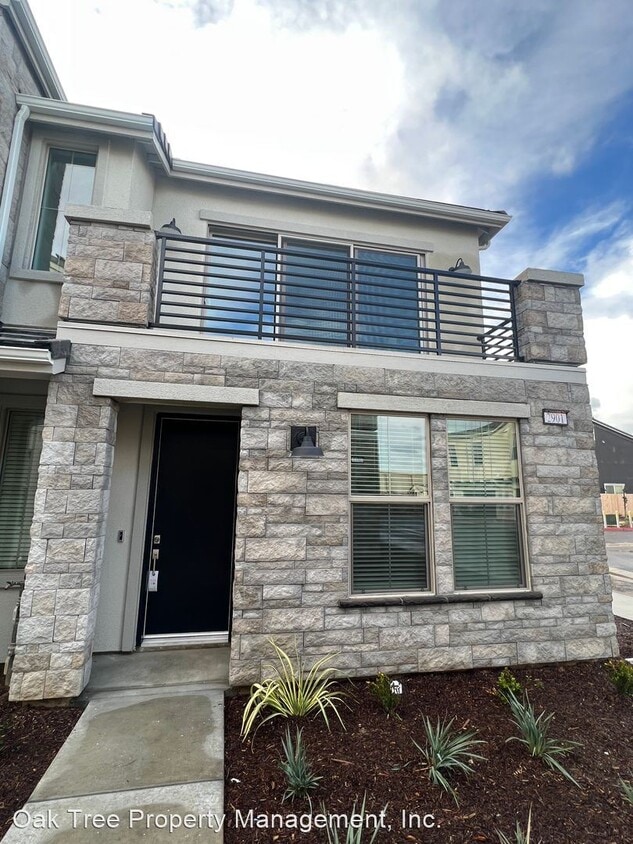 Foto principal - 2 br, 2 bath House - 2901 E. Tamarind Drive